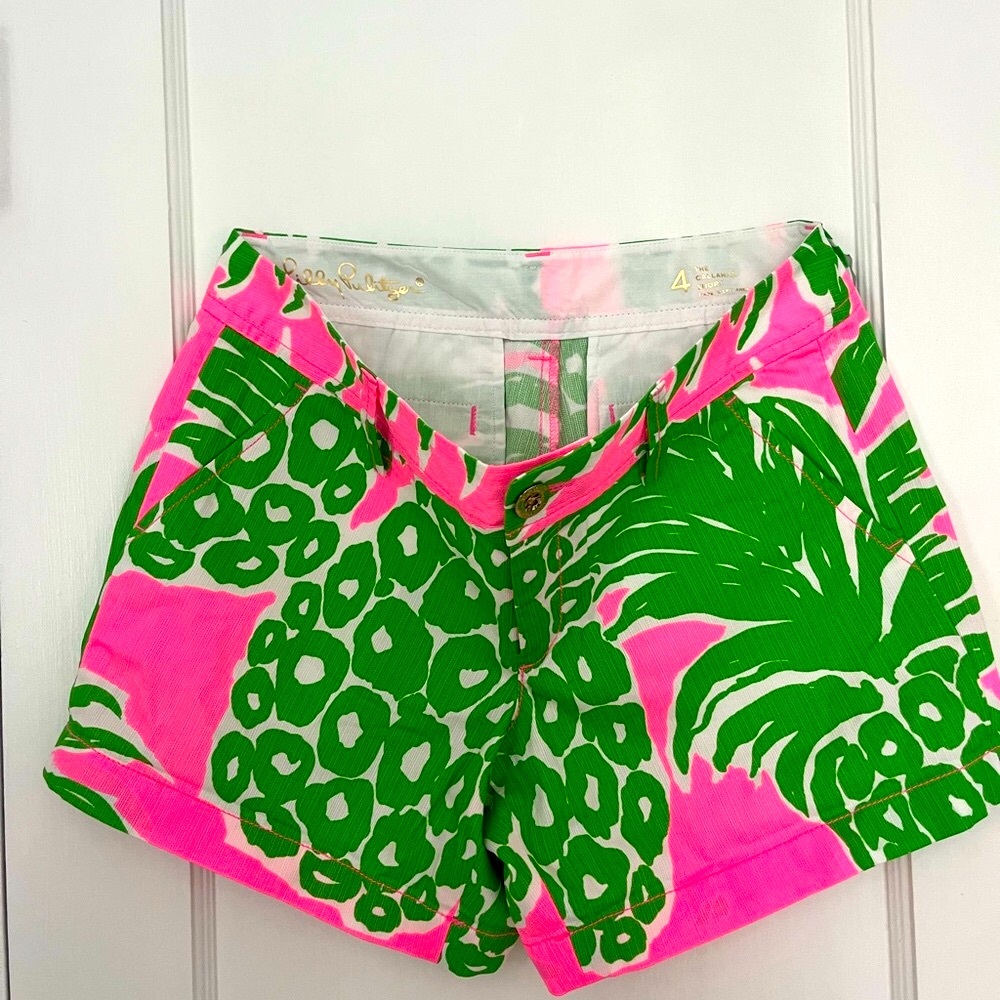 NWOT Lilly Pulitzer 4 Callahan Pink & Green Bermuda Shorts with Tropical Print
